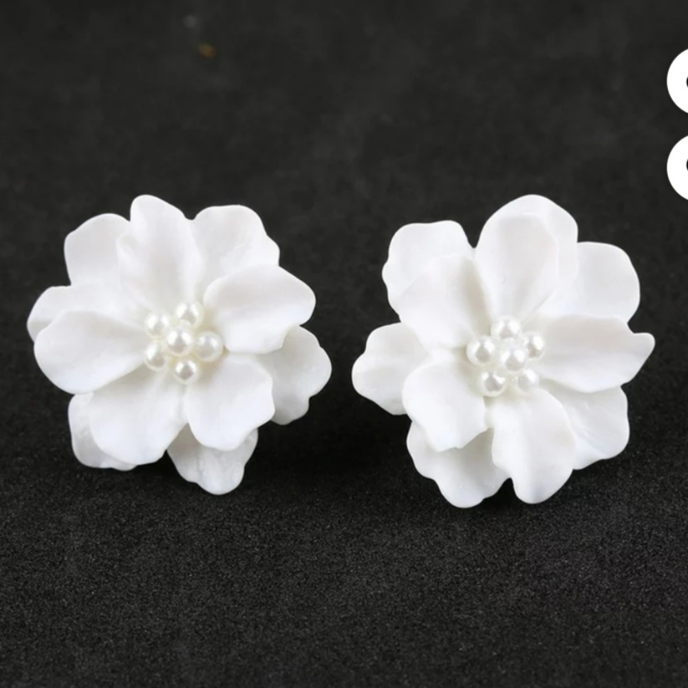 White flower earrings
